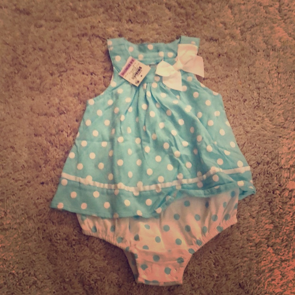 6-9 months Macy’s onesie NWT $15